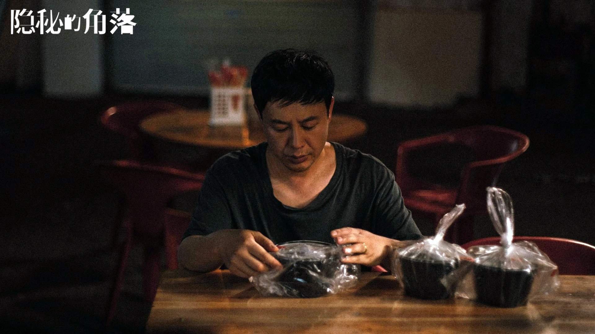 黑马崛起,2026世界杯喀麦隆血洗法国,莱万独舞难挽败局